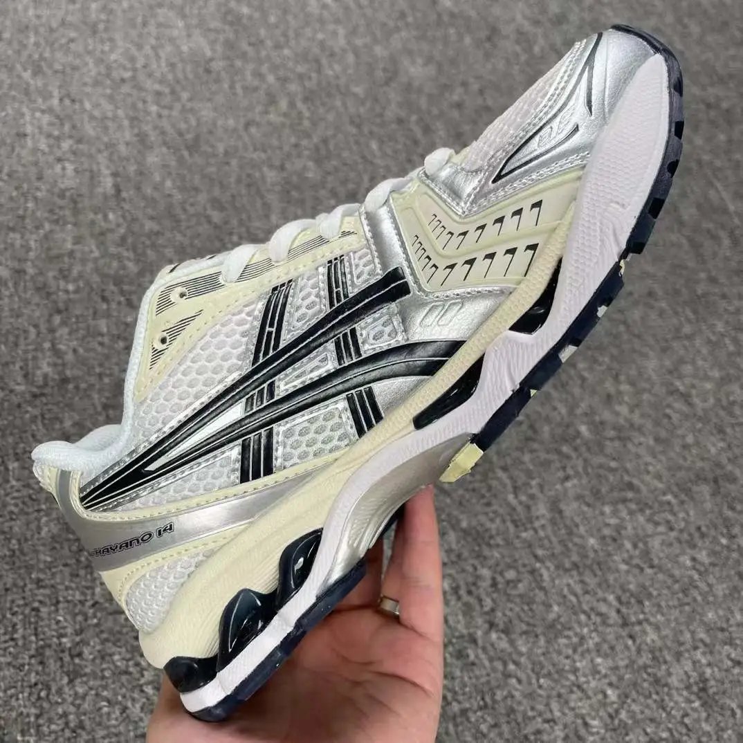 White Black Silver 1202A056-109