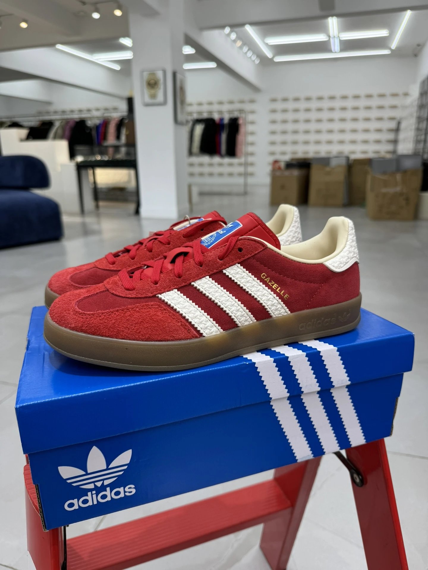 IF1808 Red White