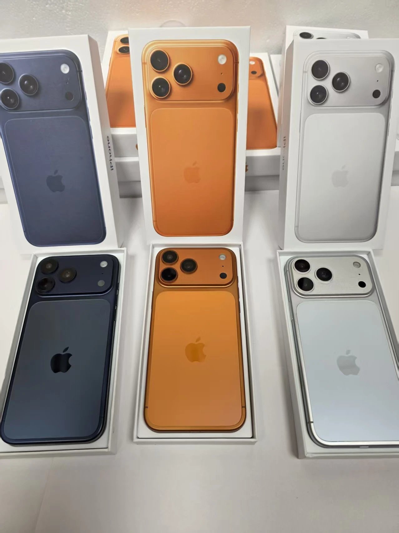 Better quality iPhone 17 Pro Max. Valid serial number + original box + a fake box + free phone case.