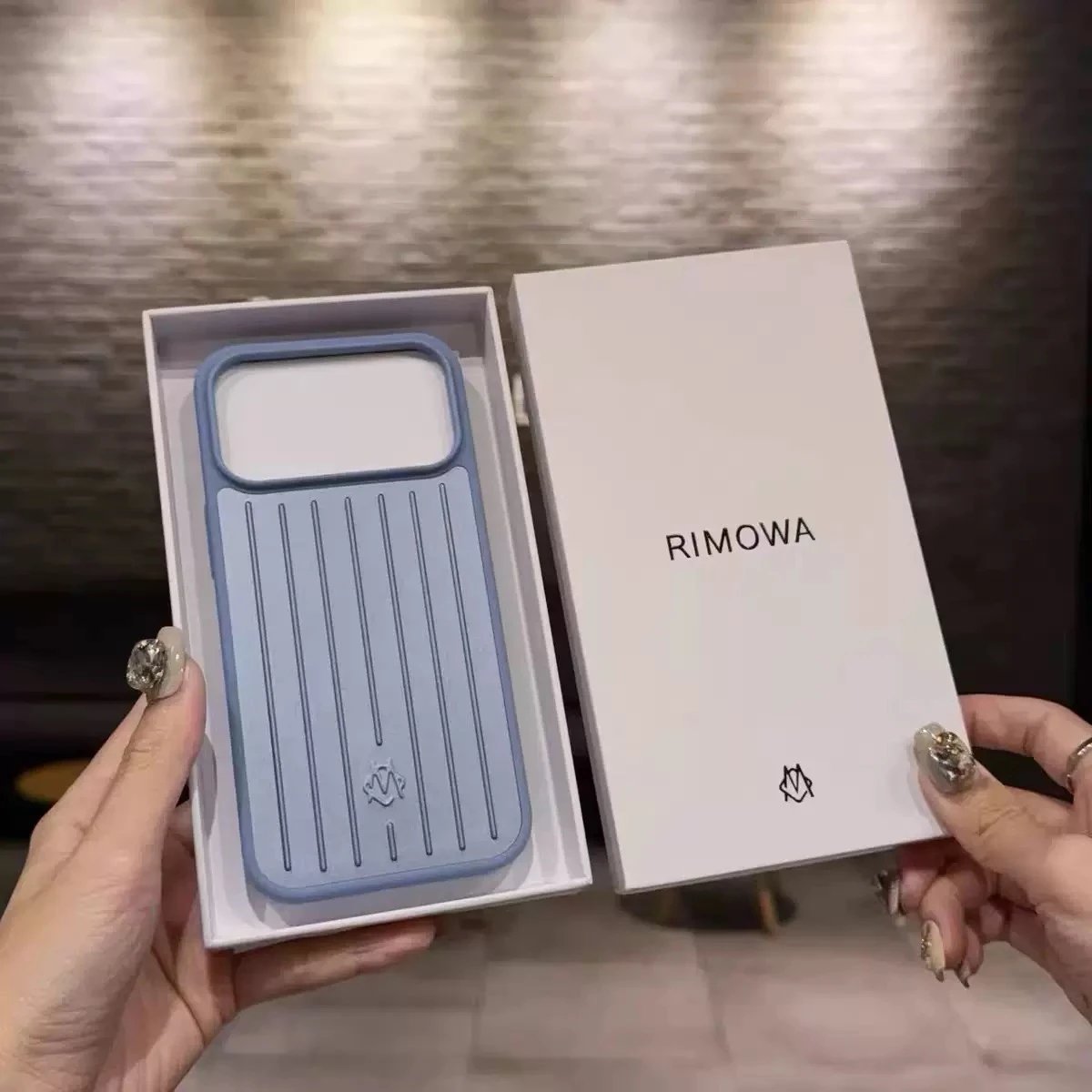 Light blue - with packaging