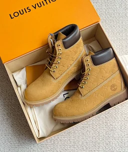 thumbnail for Yicheng-1028271 Big yellow boots