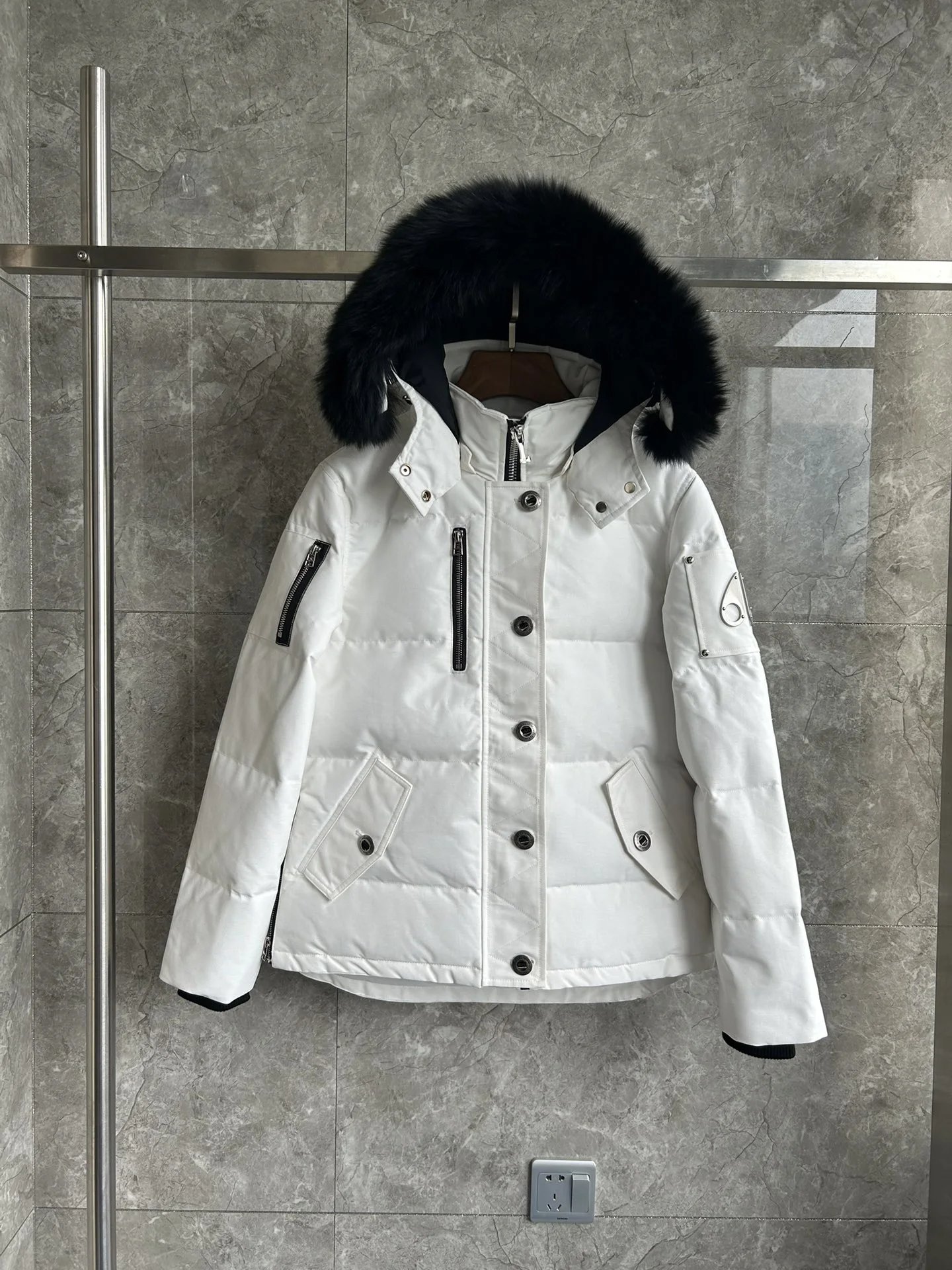 082863 suya 女款 羽绒服