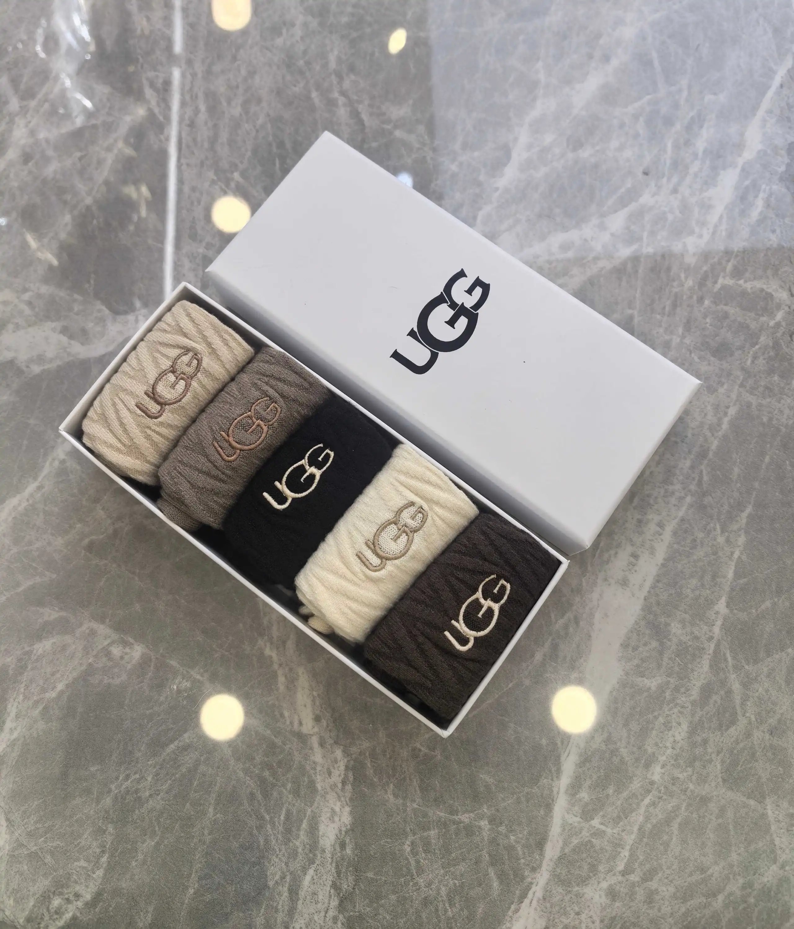 UGG Cable Knit Socks - 4/6