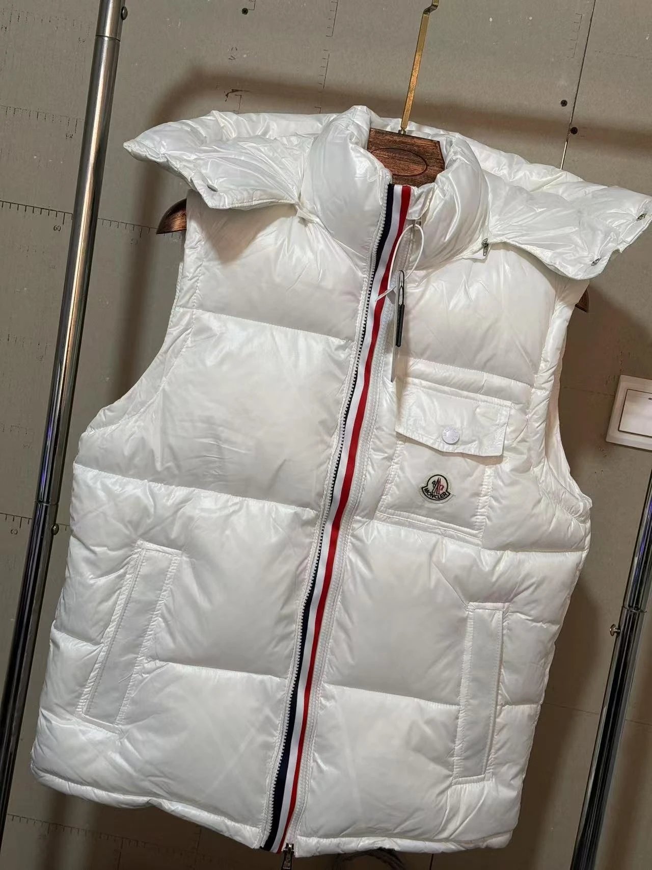 Meng's Three-Color Vest