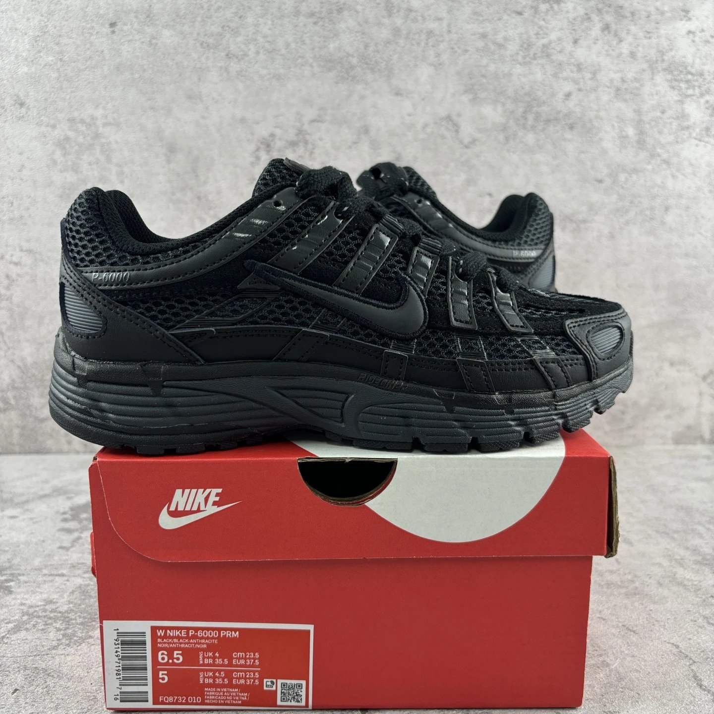 P-6000 Black FQ8732-010 35.5-45