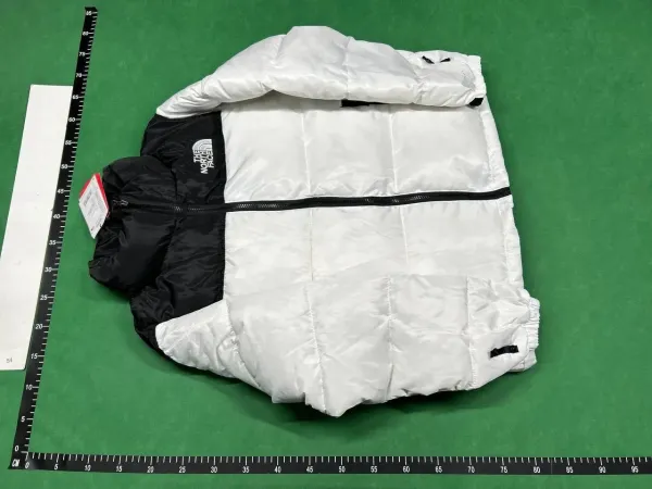 Design Color-Block Puffer Jacket White/Black Down-Jacket - 11