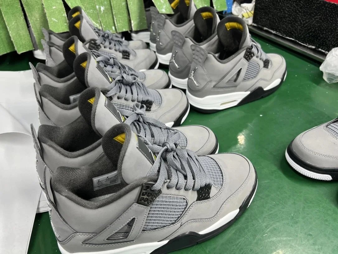 Trendy Skate Shoes