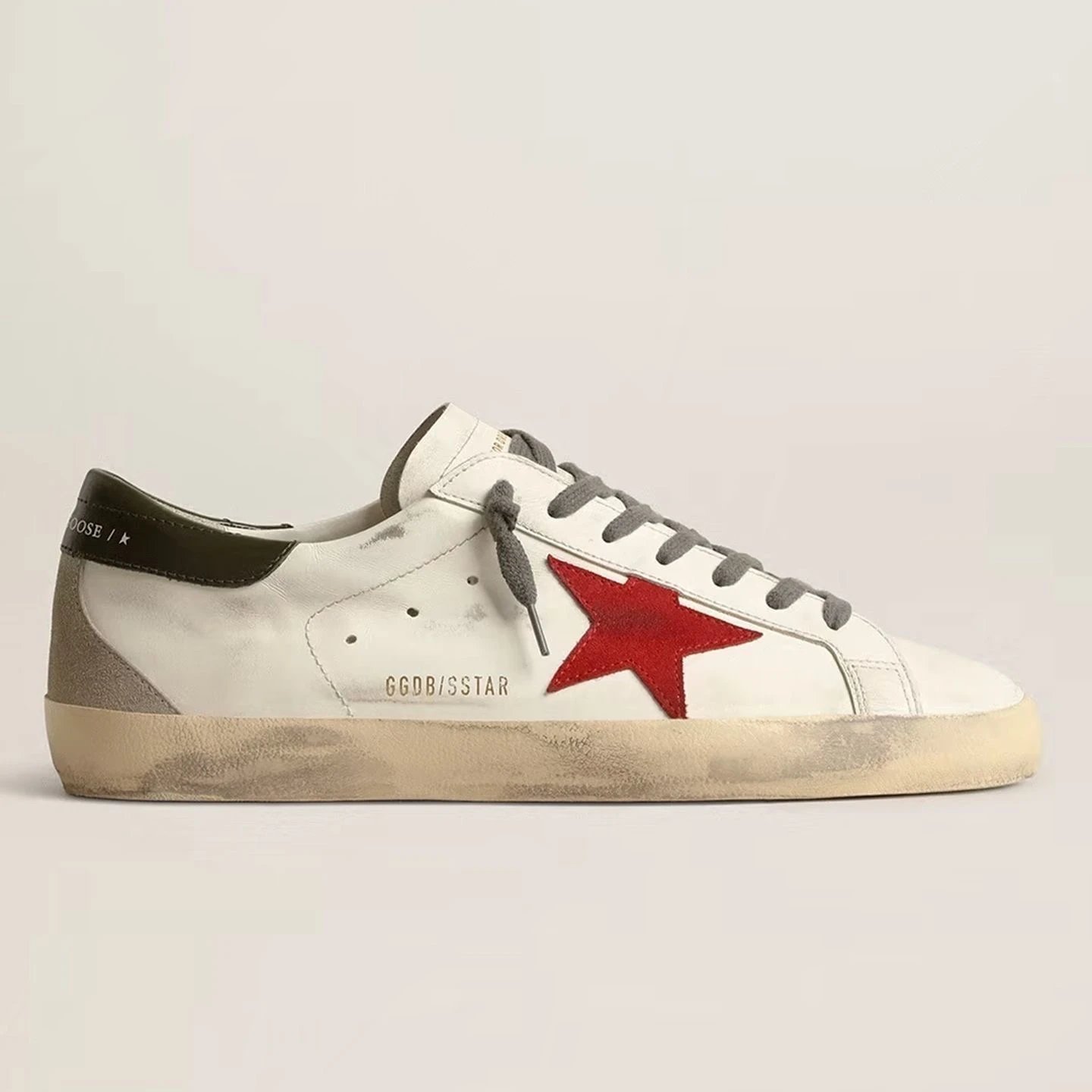 White Red Star Black Tail