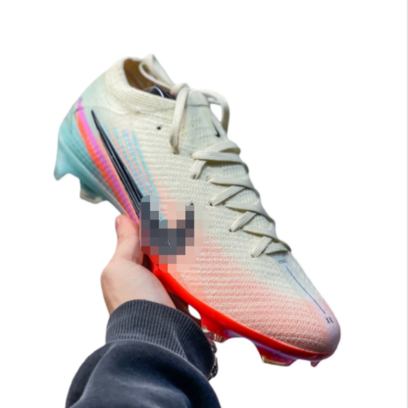 Nik Women's Assassin 16 Soccer Cleats