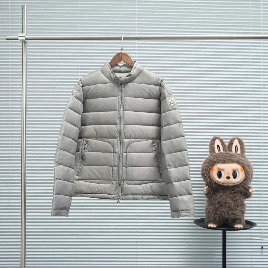M0NCIe FW23 Gray
