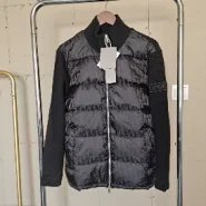 Black collar knit