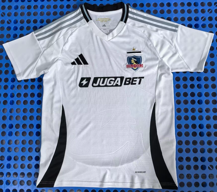 25-26 Fan Colo Colo3