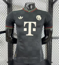 25-26 Player Bayern München Third