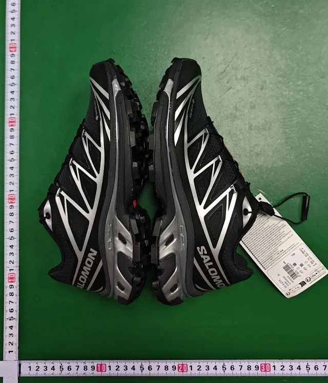 Salomon Sneakers XT-6 trail running product detail image 2