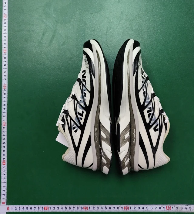 Salomon Sneakers XT-6 trail running product detail image 4