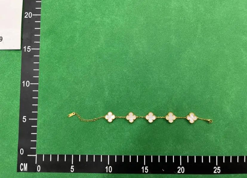 Design Louis Vuitton Monogram Flower Bracelet Gold Crystal Bracelet Jewelry - 8