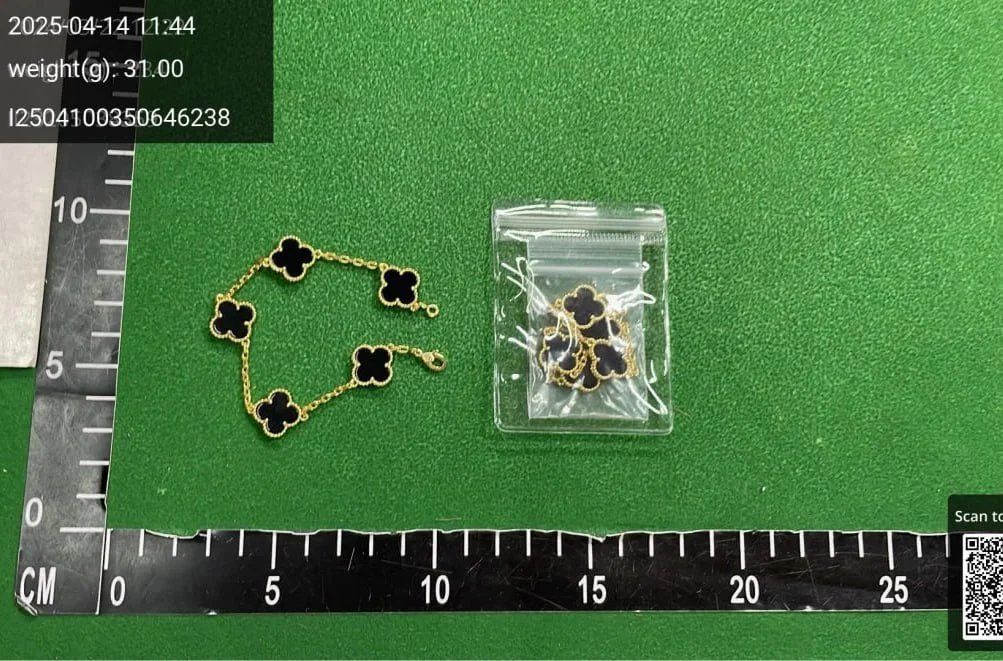 Design Louis Vuitton Monogram Flower Bracelet Gold Crystal Bracelet Jewelry - 9