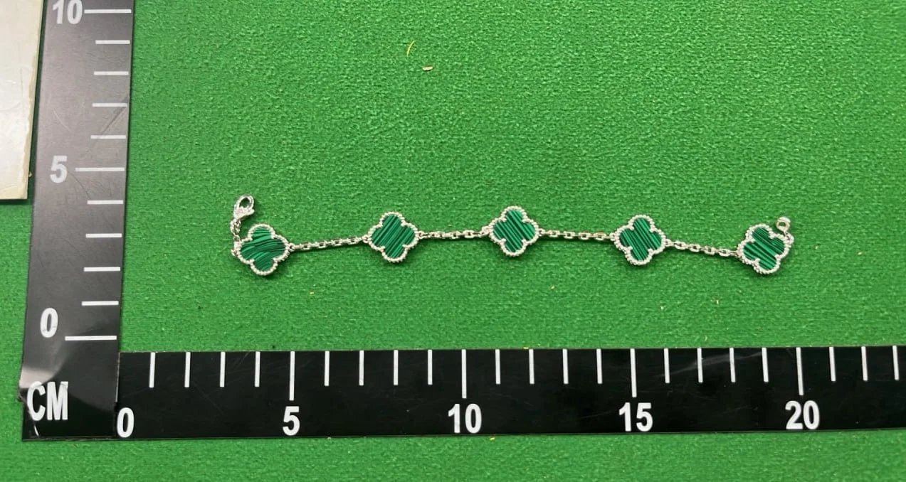 Design Louis Vuitton Monogram Flower Bracelet Gold Crystal Bracelet Jewelry - 7