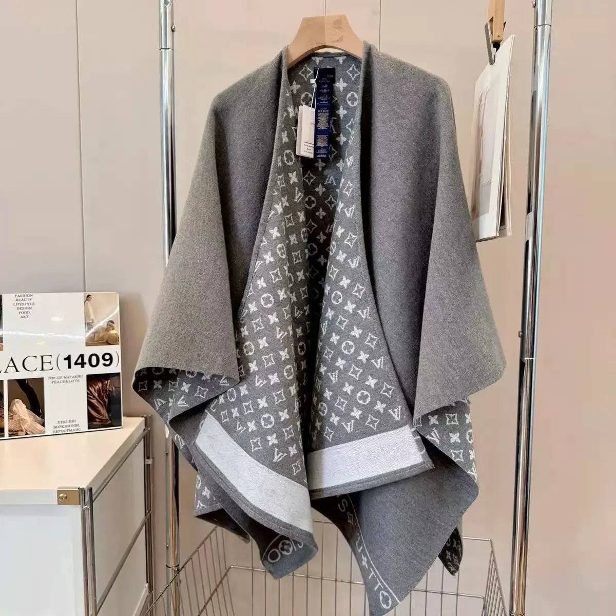 Autumn and winter high-grade wool and cashmere thermal air conditioning cape cape tourist cloak scarf