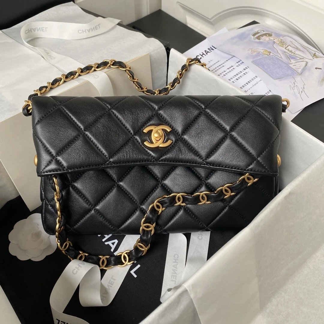 Chanel Classic Flap Bag [40 st