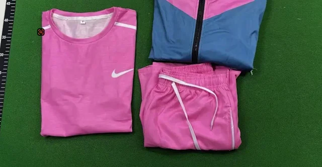 Nike Matching Sets Hooded windbreaker, T-shirt and shorts set product detail image 4