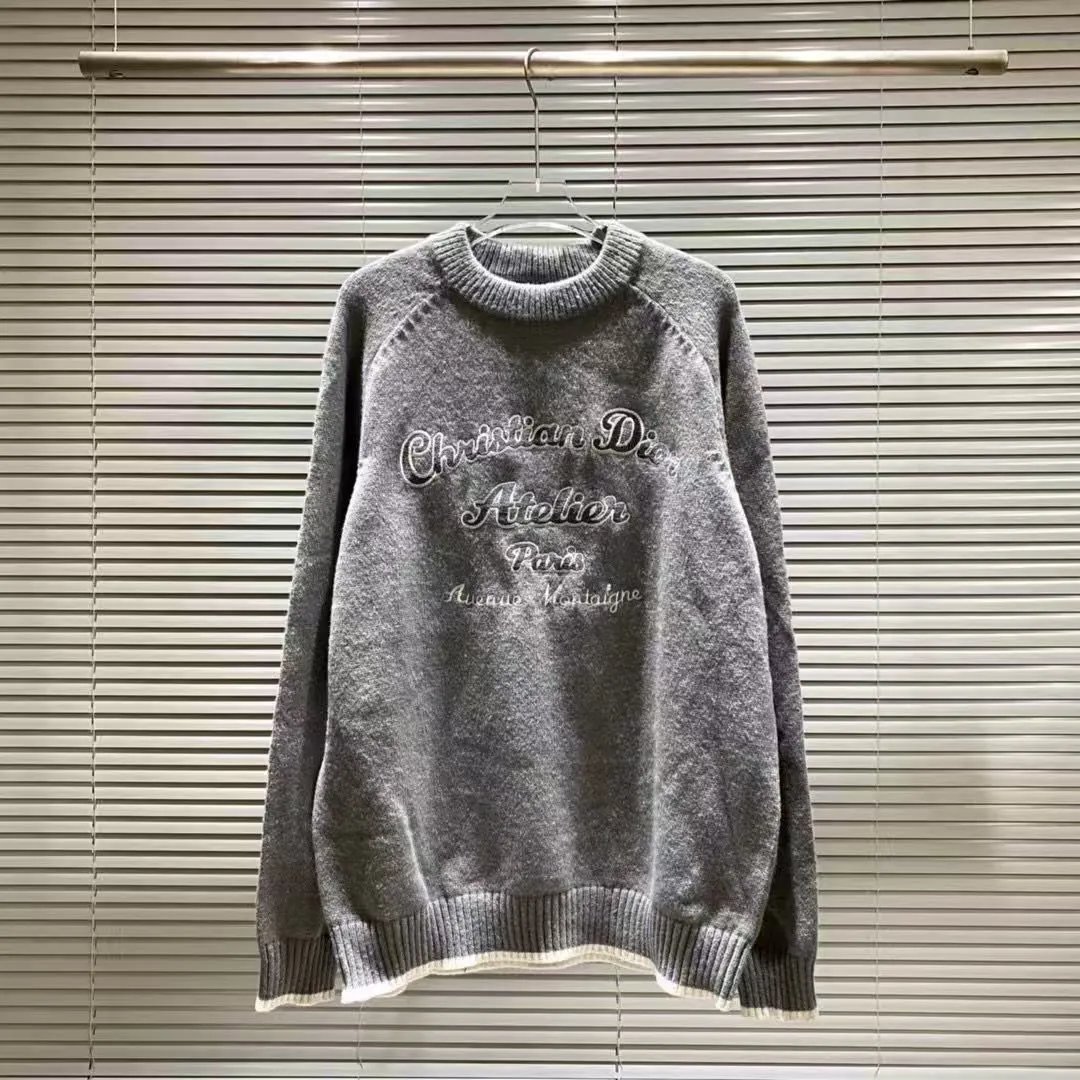 Balenciaga Knitwear Logo-print crewneck sweater — J-11