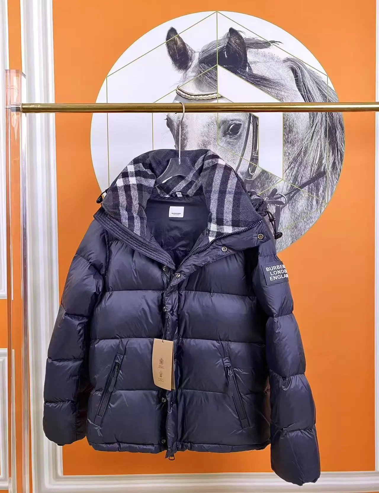 Burberry Black Sleeves Detachable 3 (Pre order shipped around 10.21)