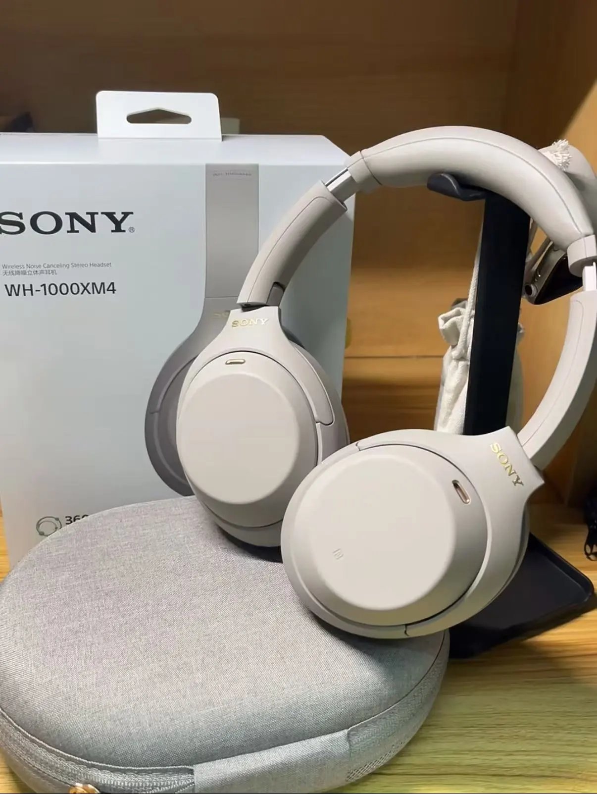 Sony XM4 Off-White (No returns or exchanges unless defective)