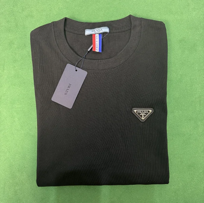 Prada - Black