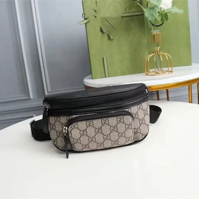 Burberry Crossbody Bags Logo Strap Bag product detail image 15