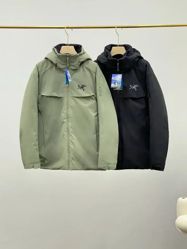 Arc'teryx Jackets Hooded zip-front outdoor jacket product detail image 3