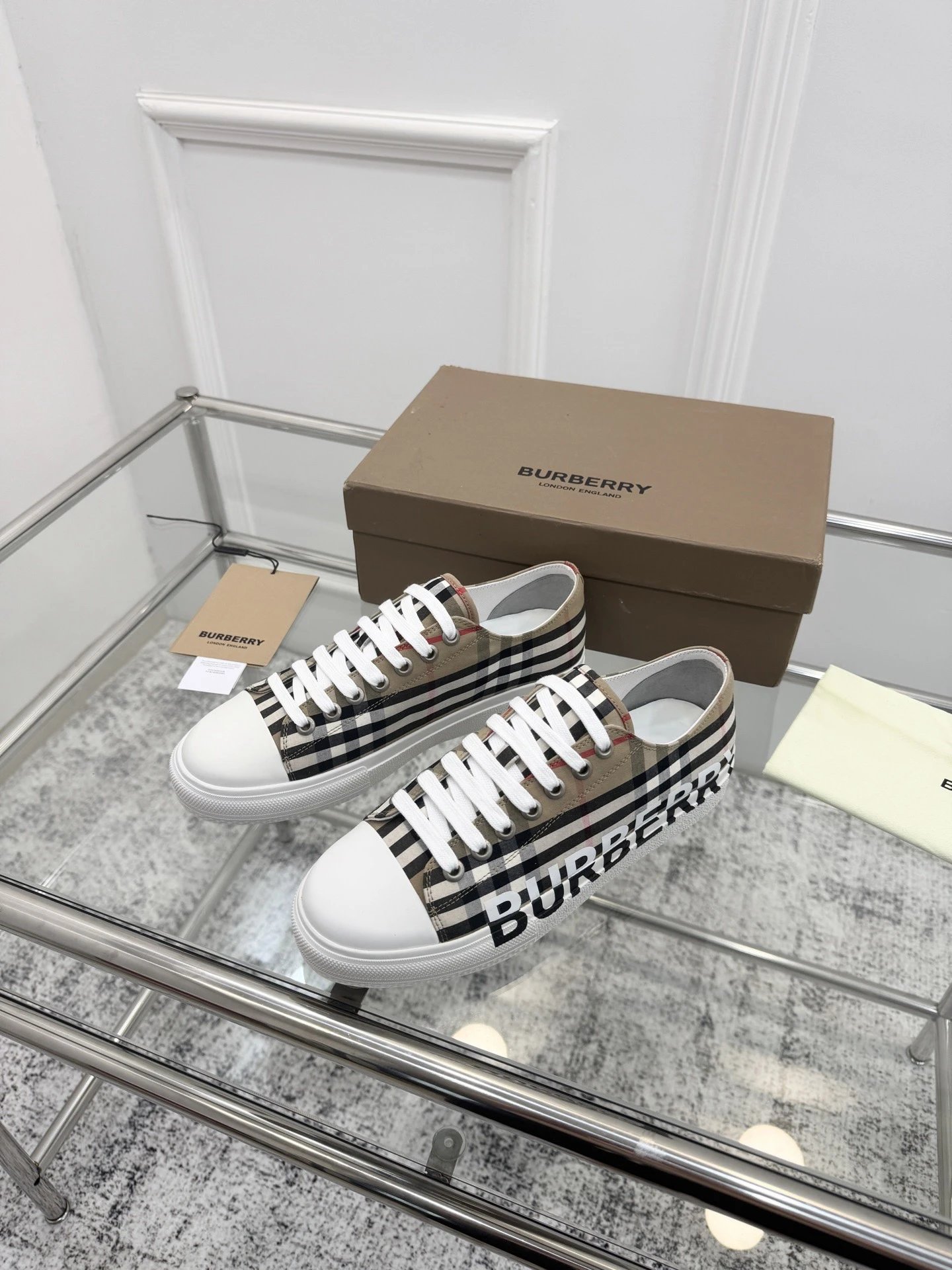 Casual Shoes photo 2