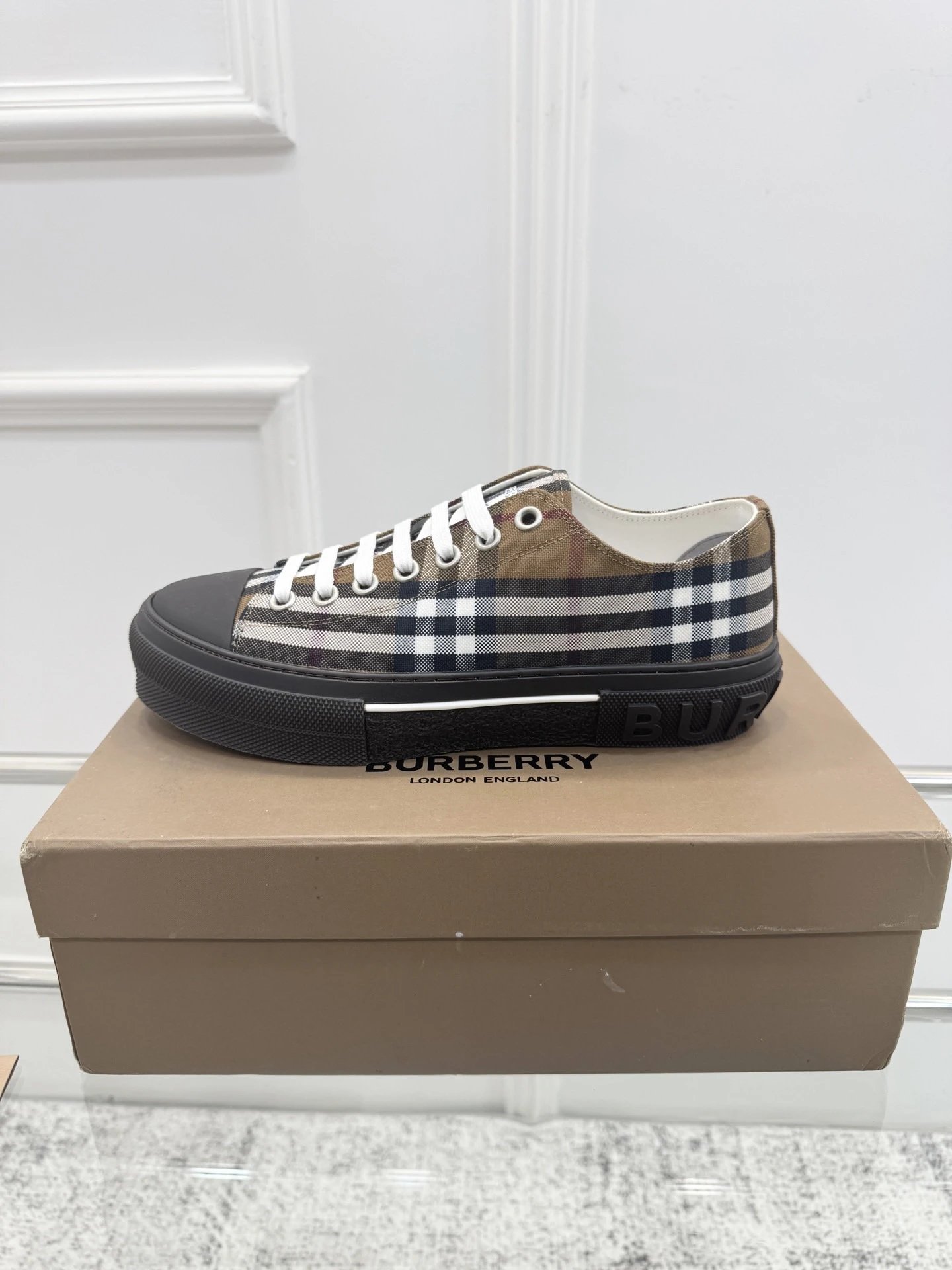 Casual Shoes photo 3