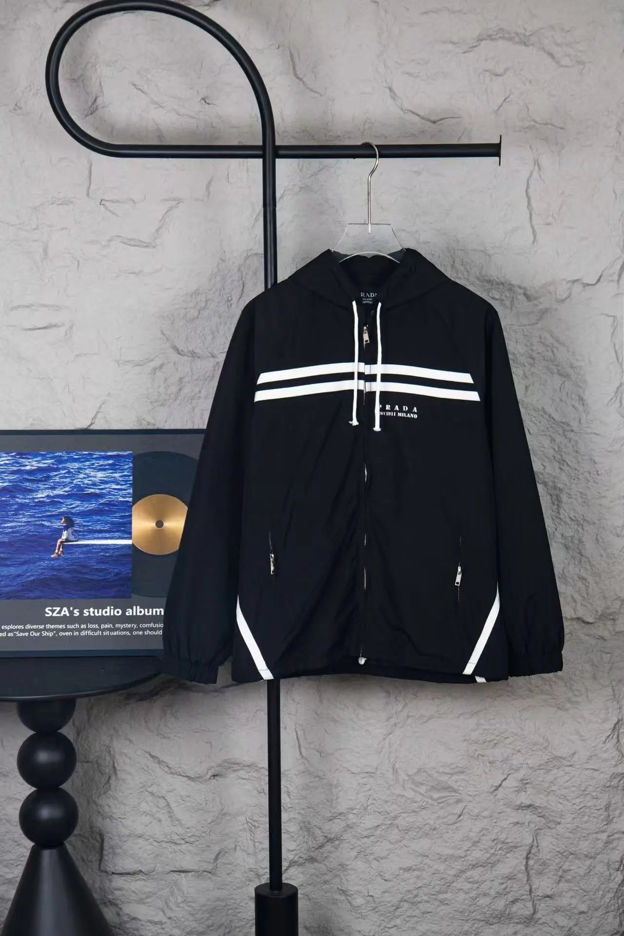 P-R Jacket photo 3