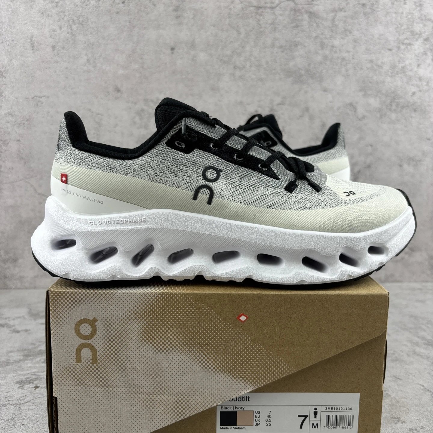 SK01-03834