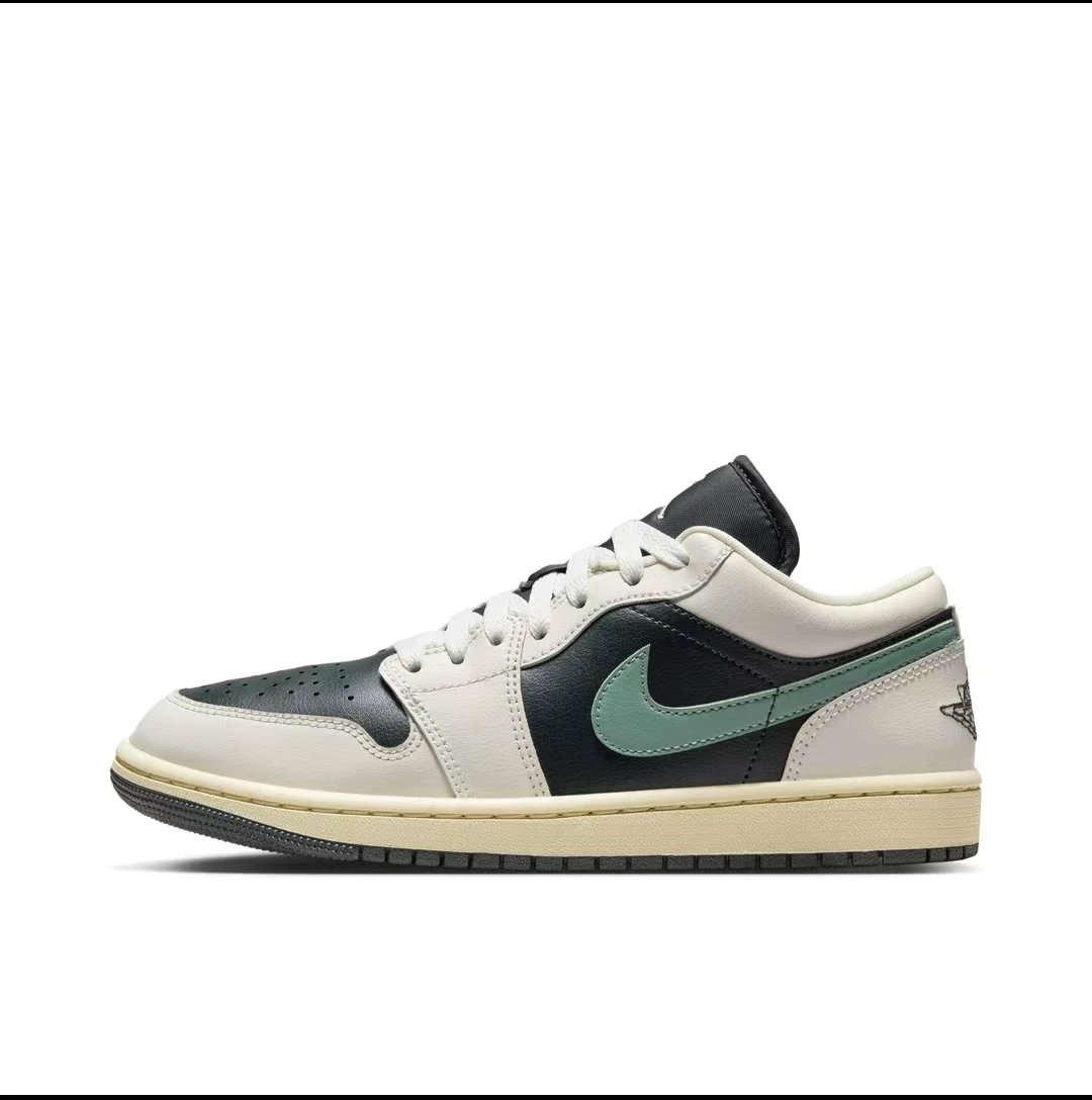 Jordan Air Jordan 1 LOW Shoes