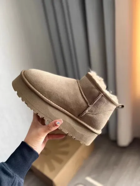 UGG Mini Platform Boot Beige Suede Shearling-Lined Boots Snow Boots - 1