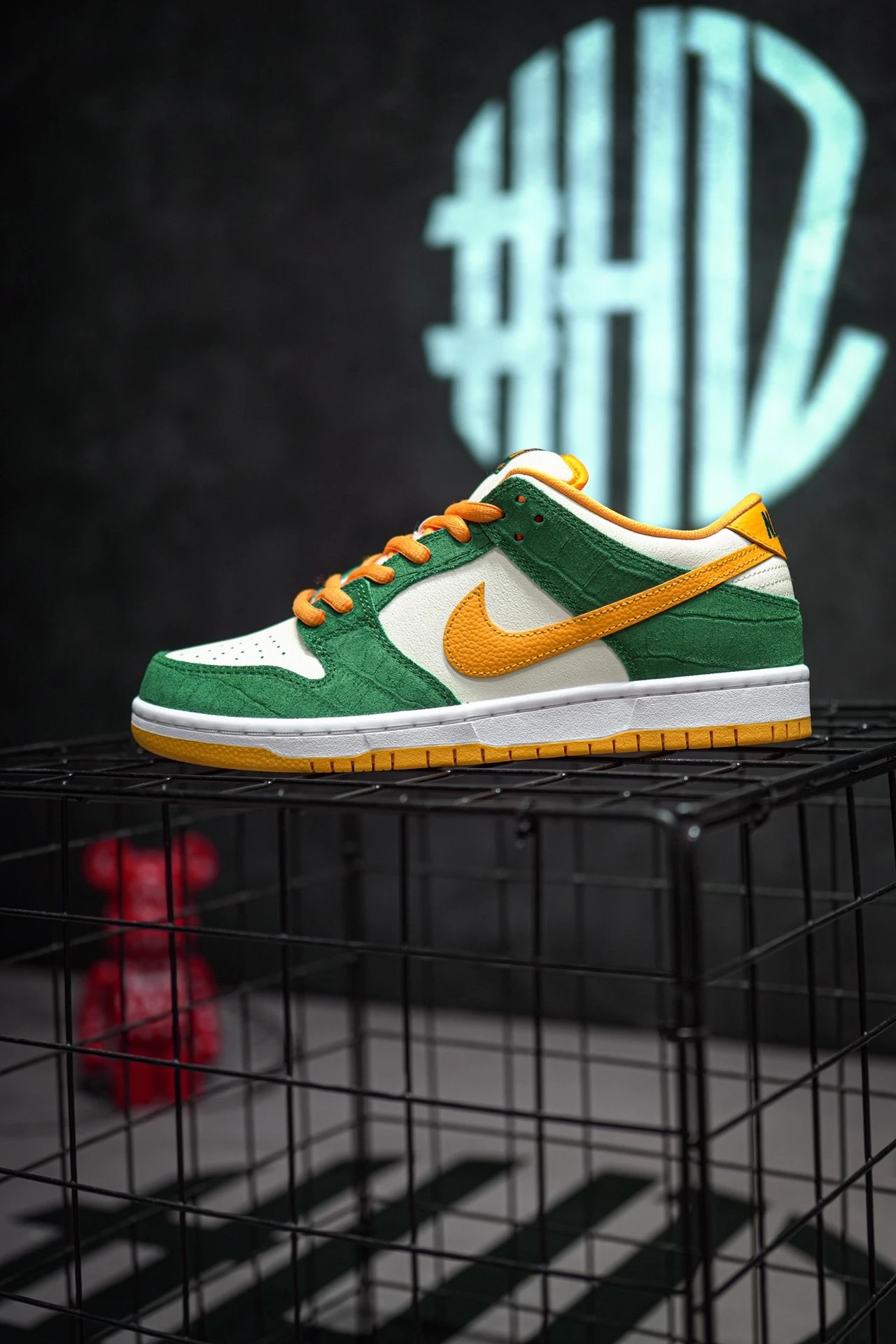 NIKE SB Dunk Low Pro "Legion Pine"