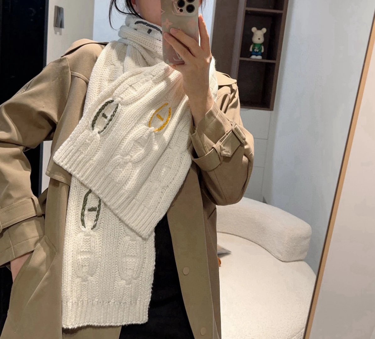 Hermès scarf white/b