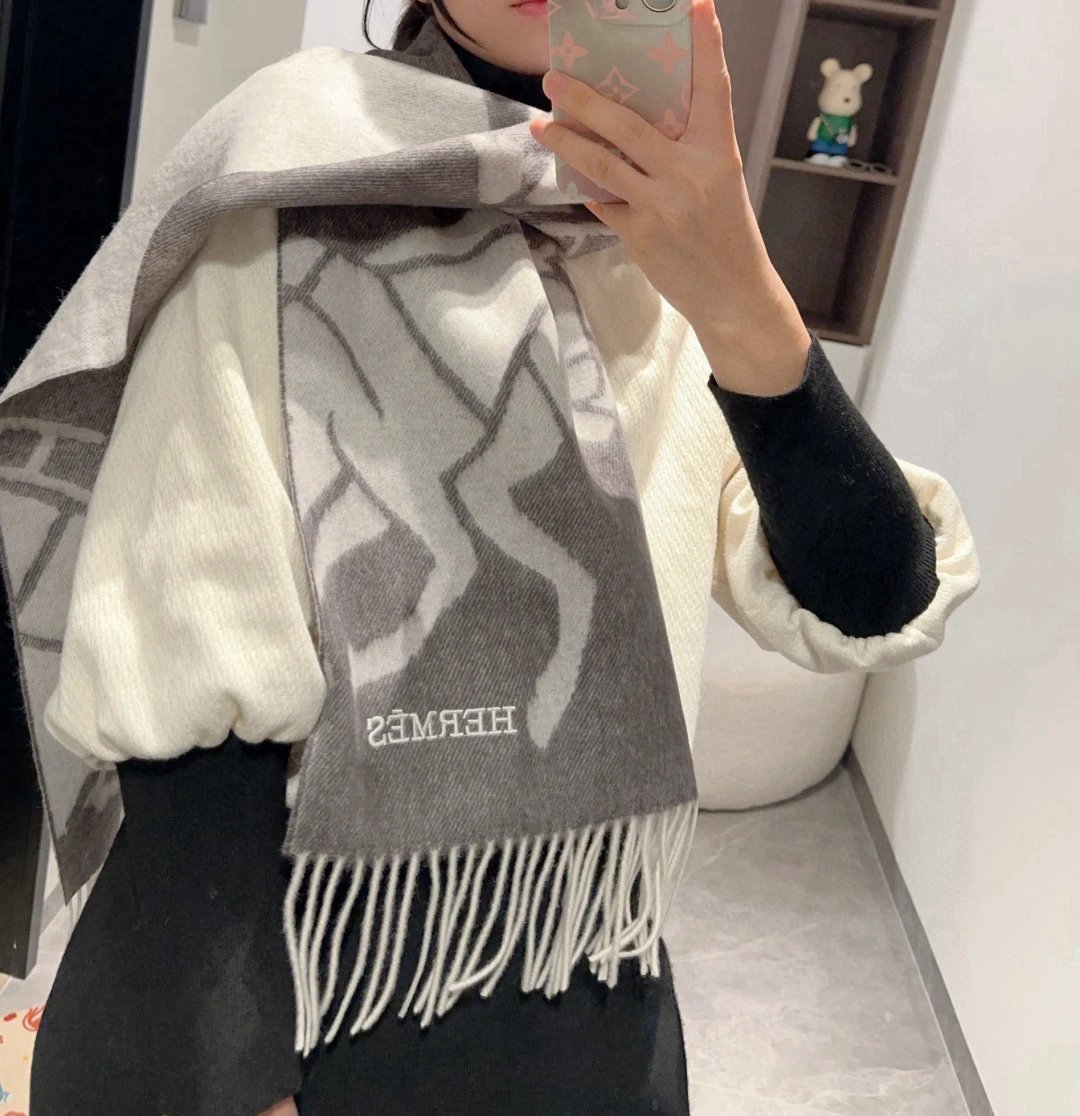Hermès scarf in thre