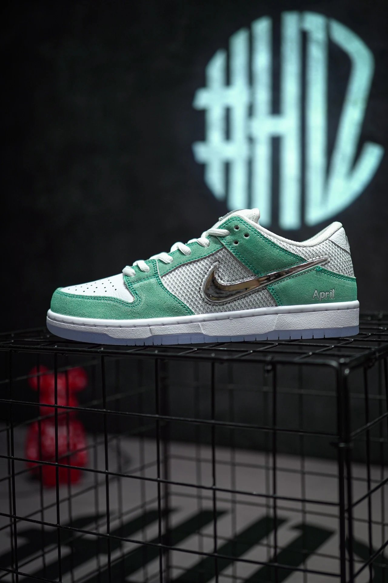 April Skateboards x NK SB Dunk Low