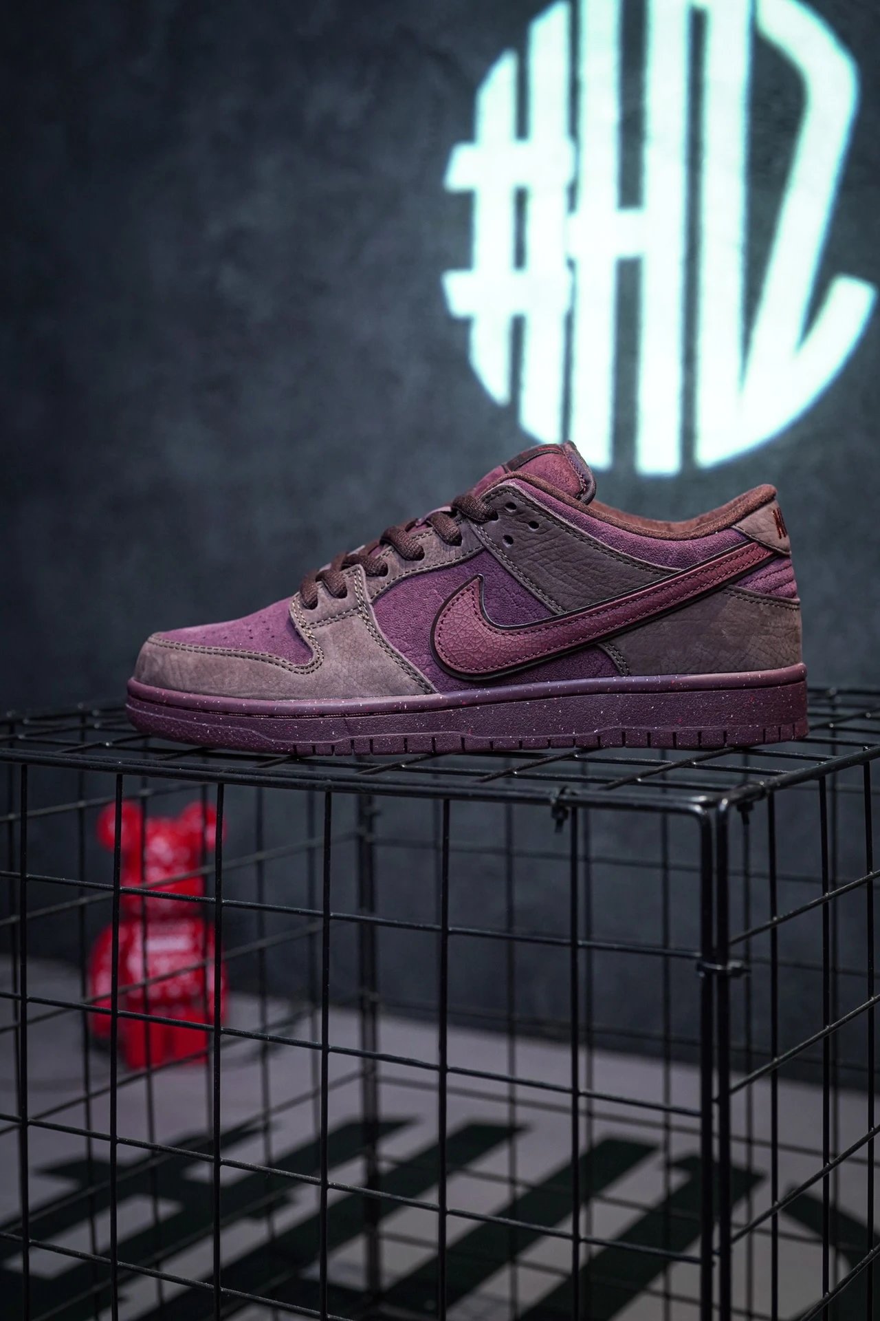 NIKE SB Dunk Low "Valentine's Day"