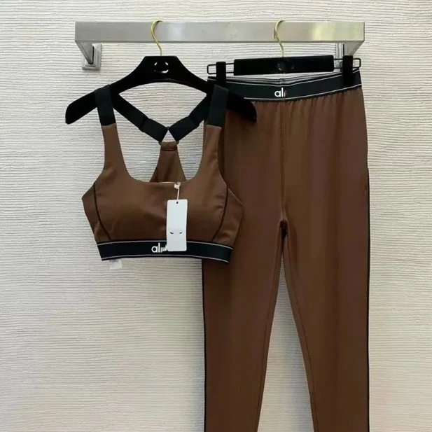 Design Two-Piece Set Black and White Contrast Sporty Crop Top and Skort - 9