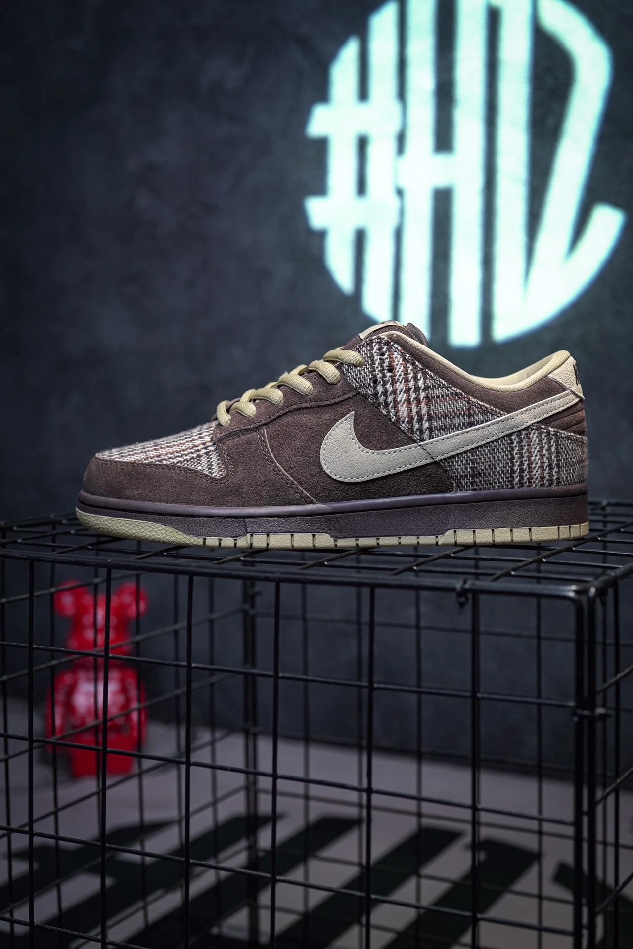 NIKE SB Dunk Low Tweed