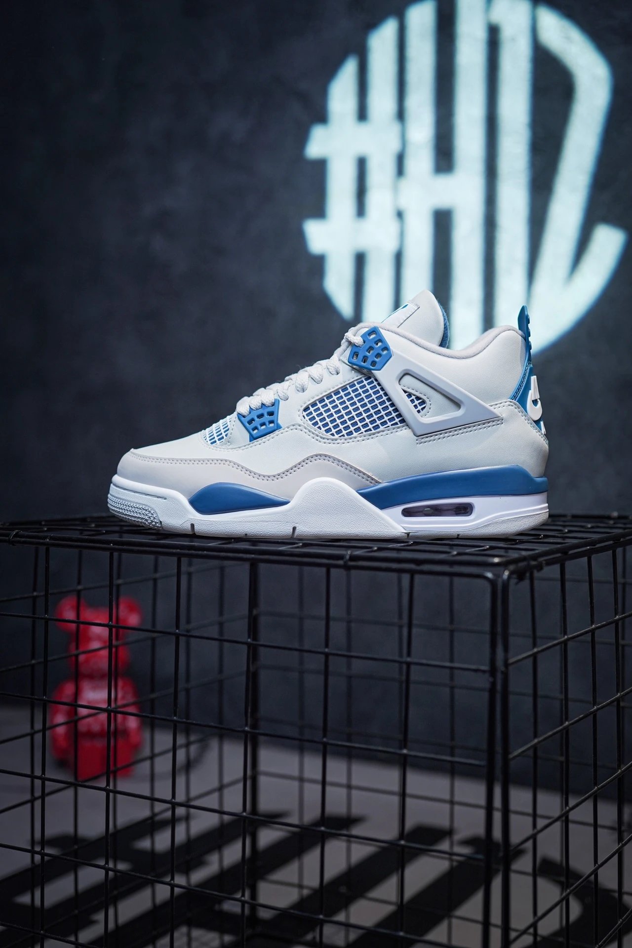 Air Jordan 4 'Military Blue' White and Blue