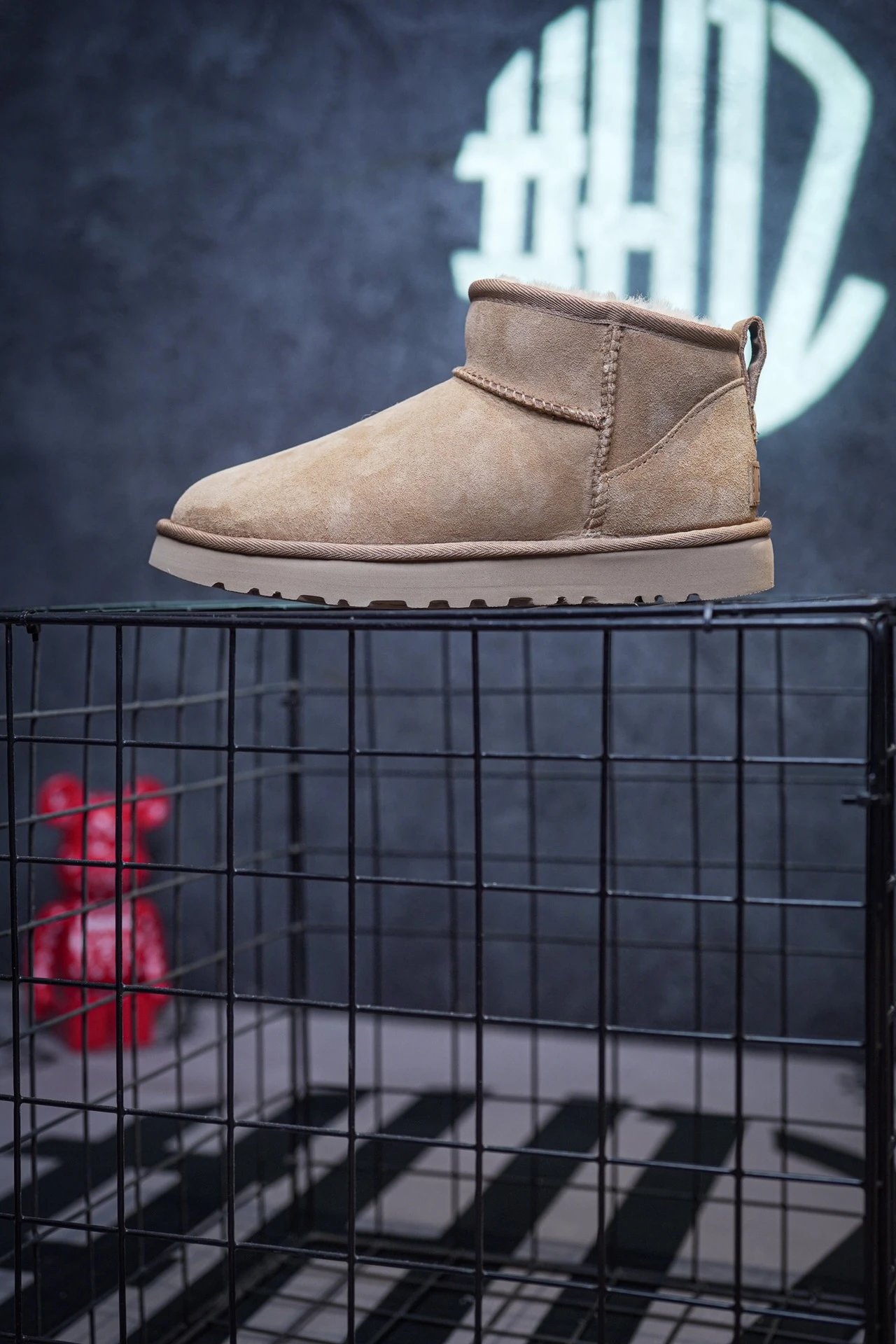 UGG snow boots mini low top maroon