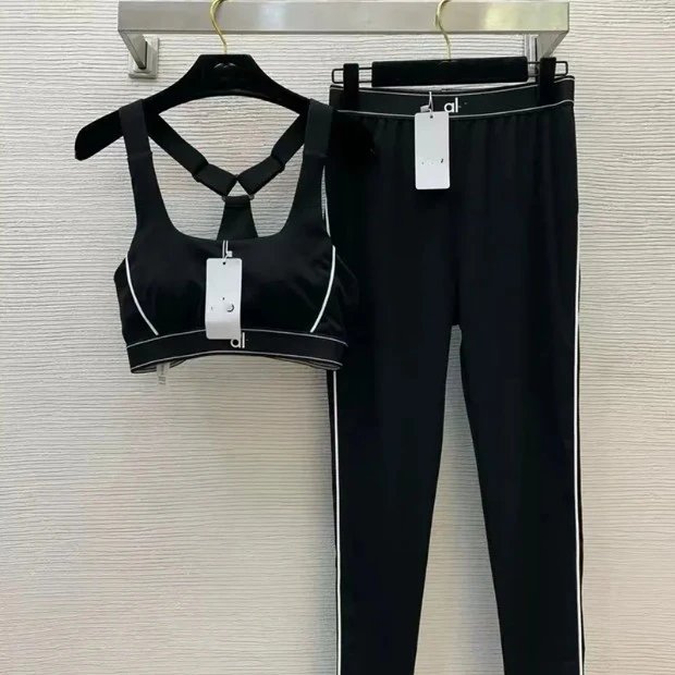Design Two-Piece Set Black and White Contrast Sporty Crop Top and Skort - 8