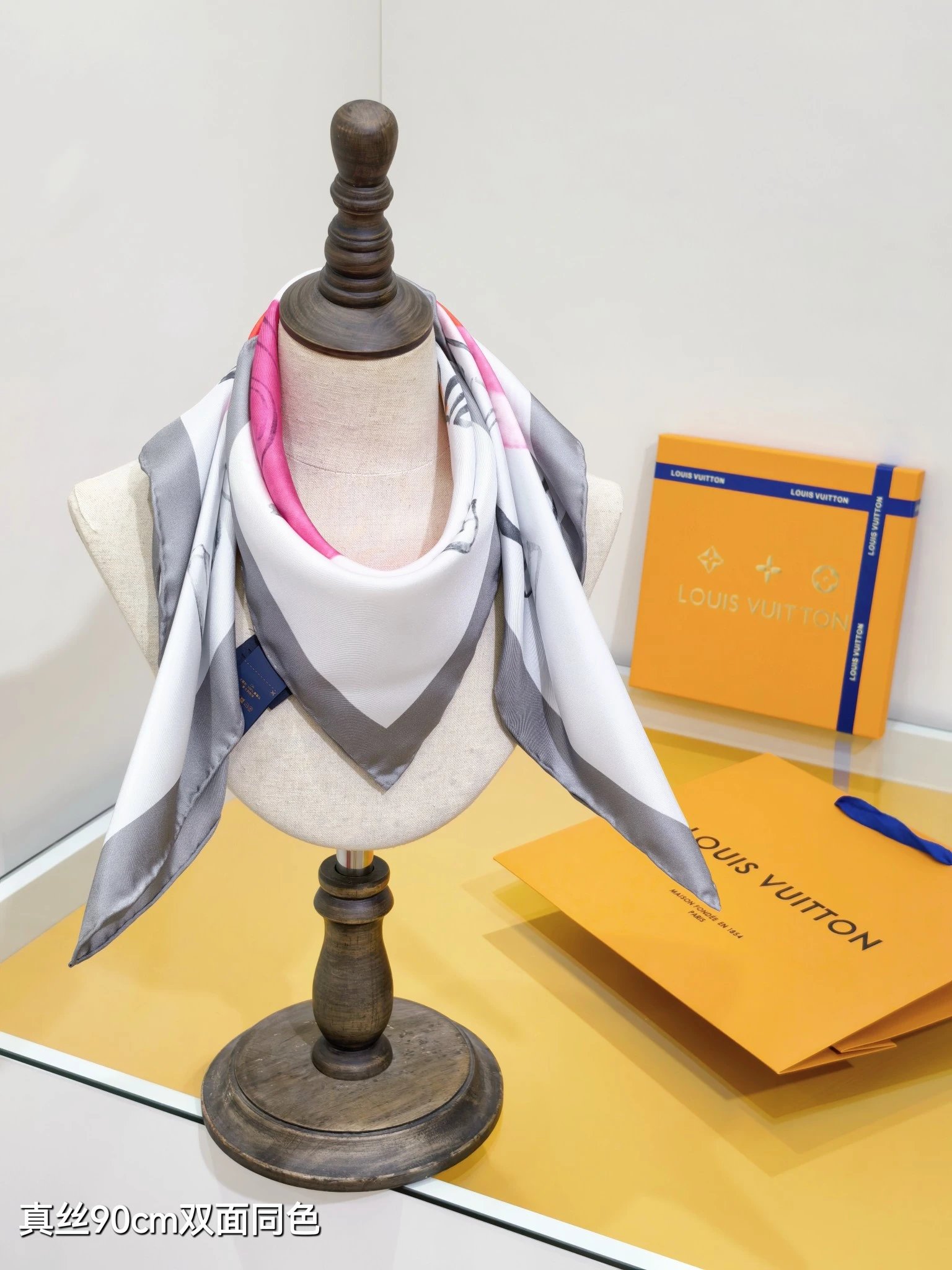 Louis Vuitton scarf