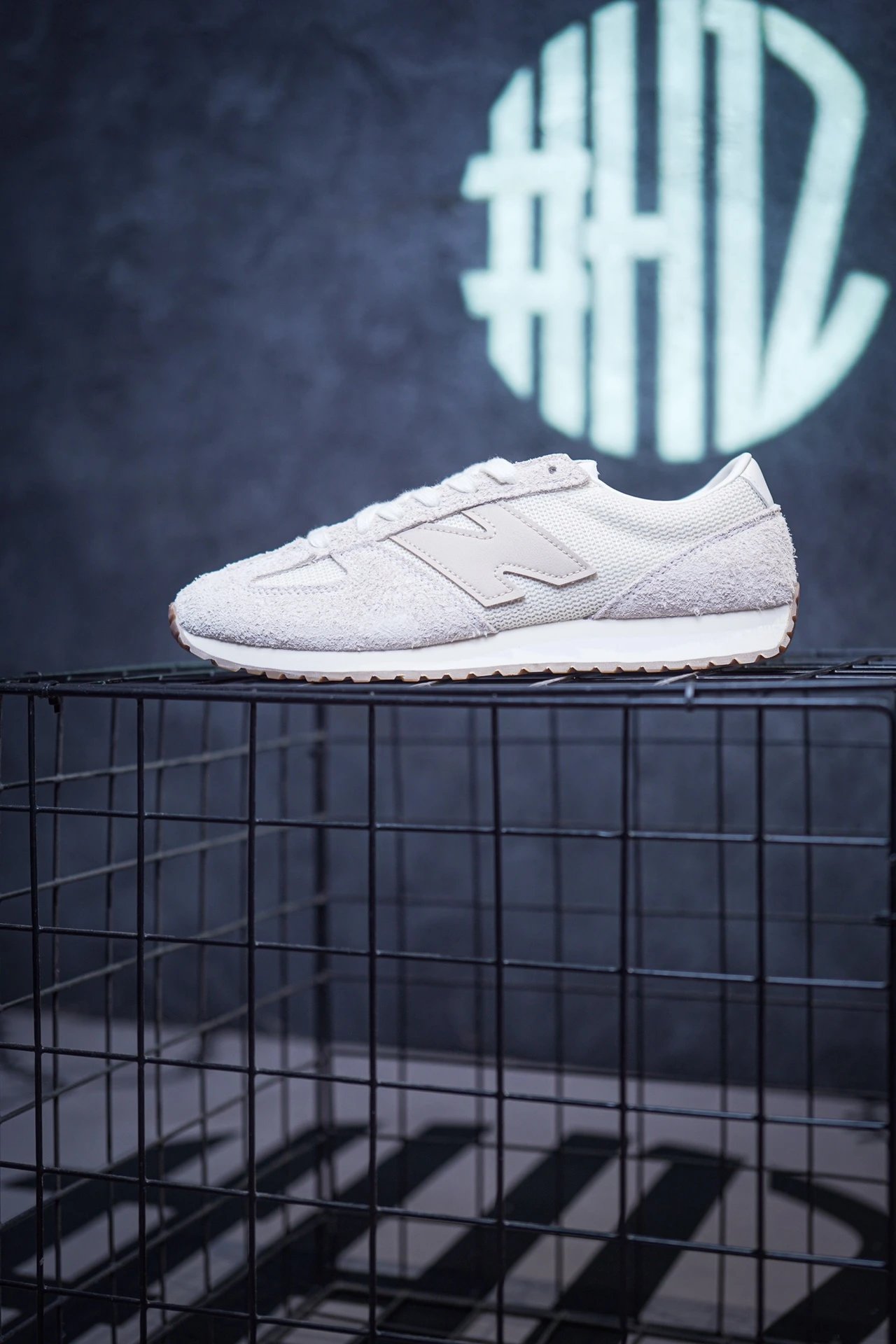 New Balance 327 Sneakers