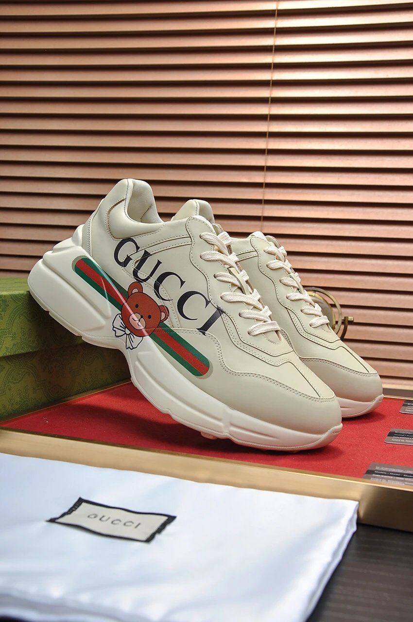 Gucci Couple Collect